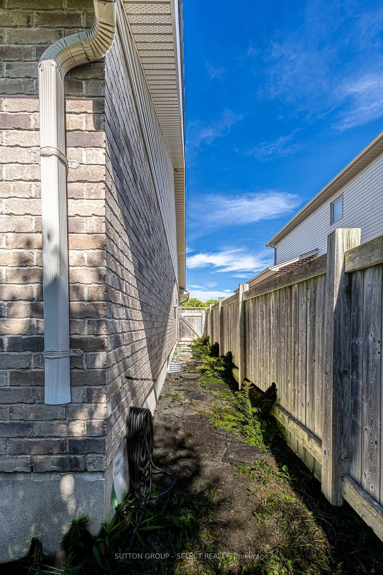 24 Brooker Trail • Thames Centre, ON photo 35