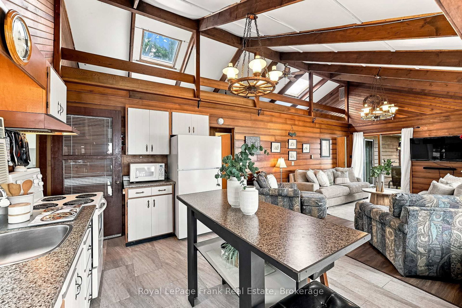 131 Ball Point Road • Kawartha Lakes, ON photo 14