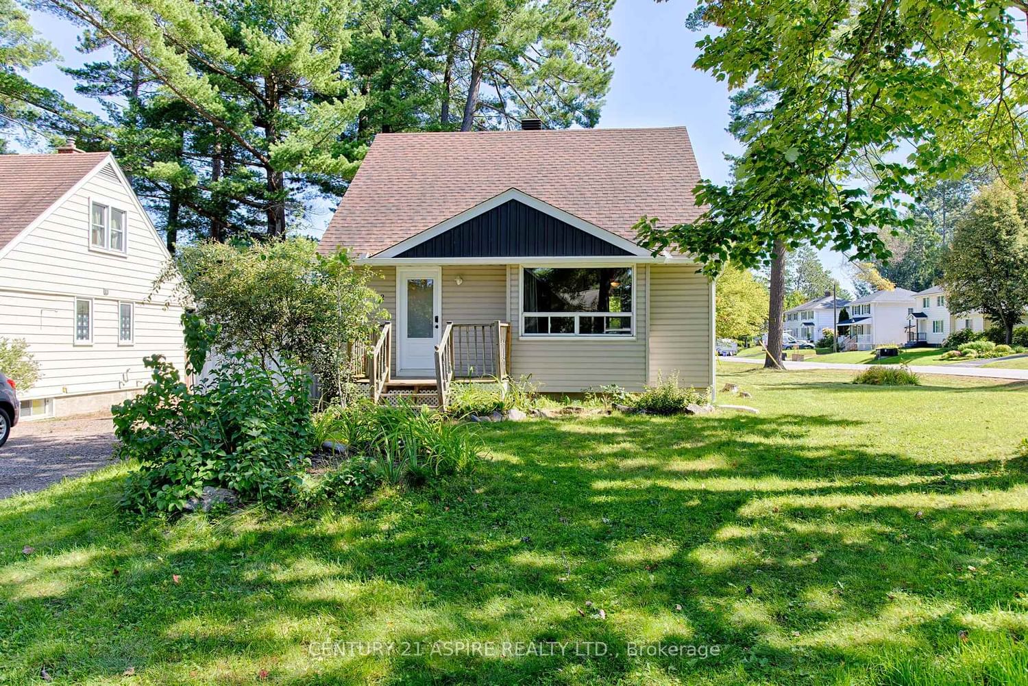 2 Thomson Crescent • Deep River, ON photo 3