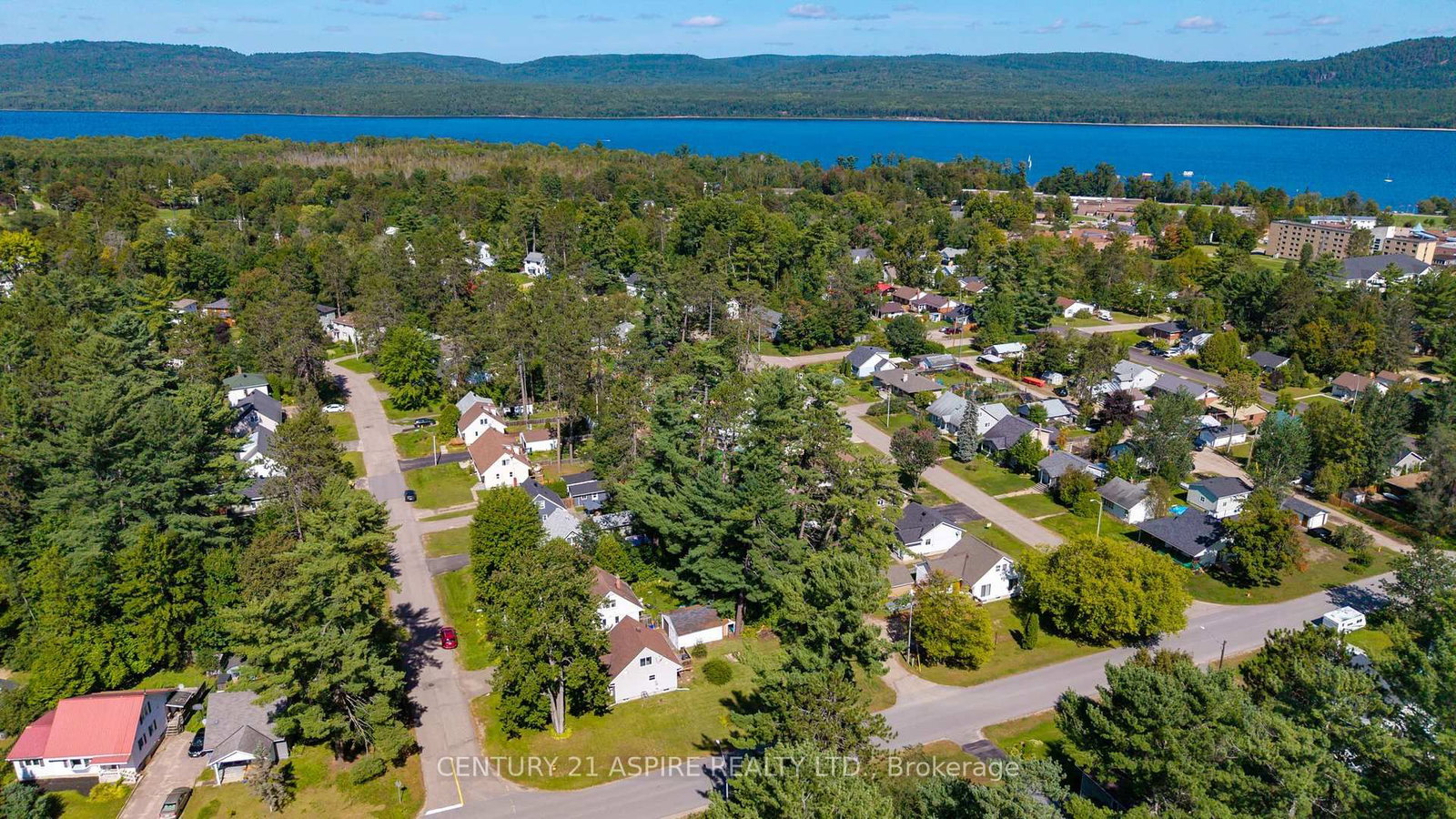 2 Thomson Crescent • Deep River, ON photo 32