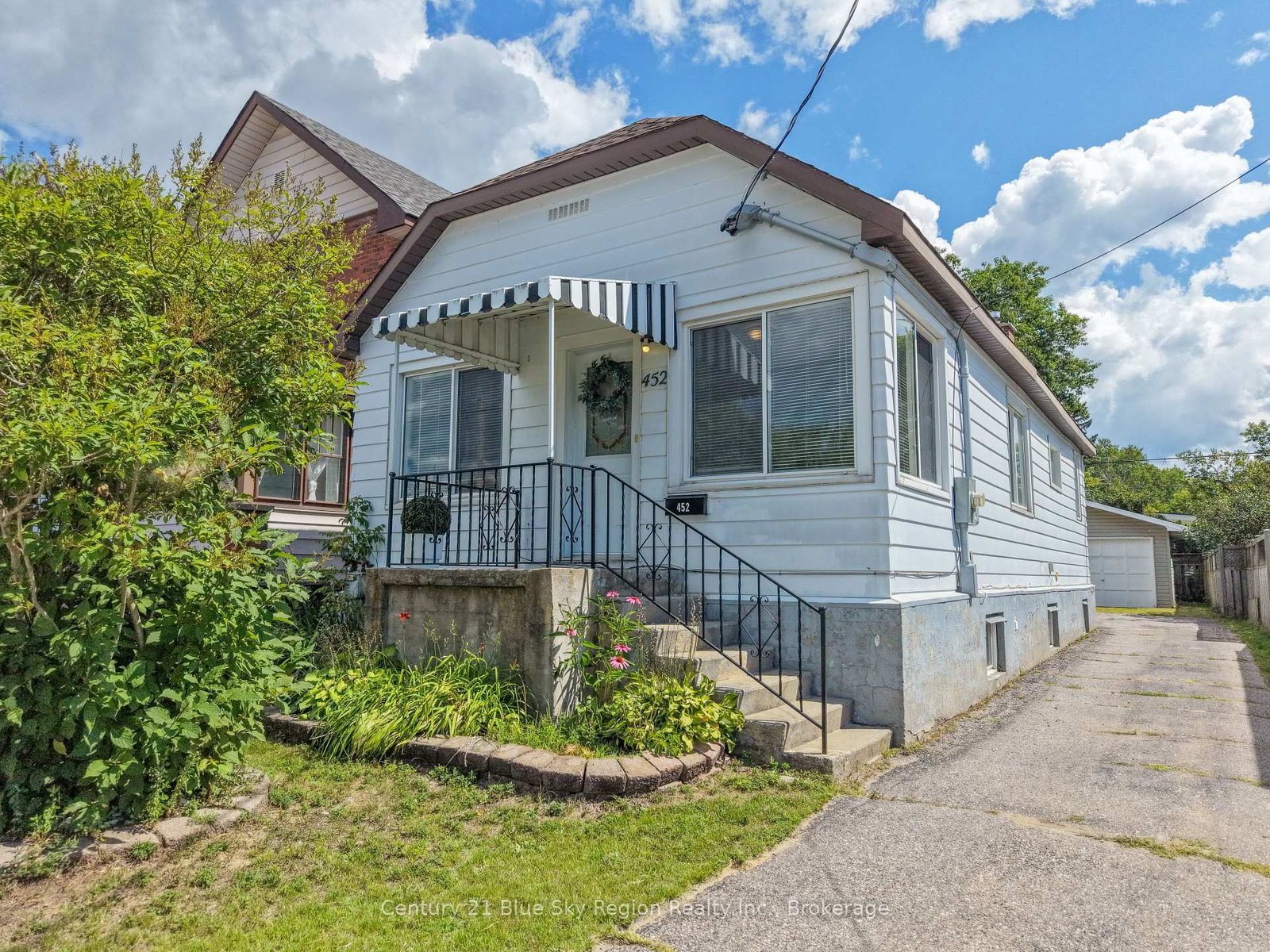 452 King Street W • North Bay, ON photo 2