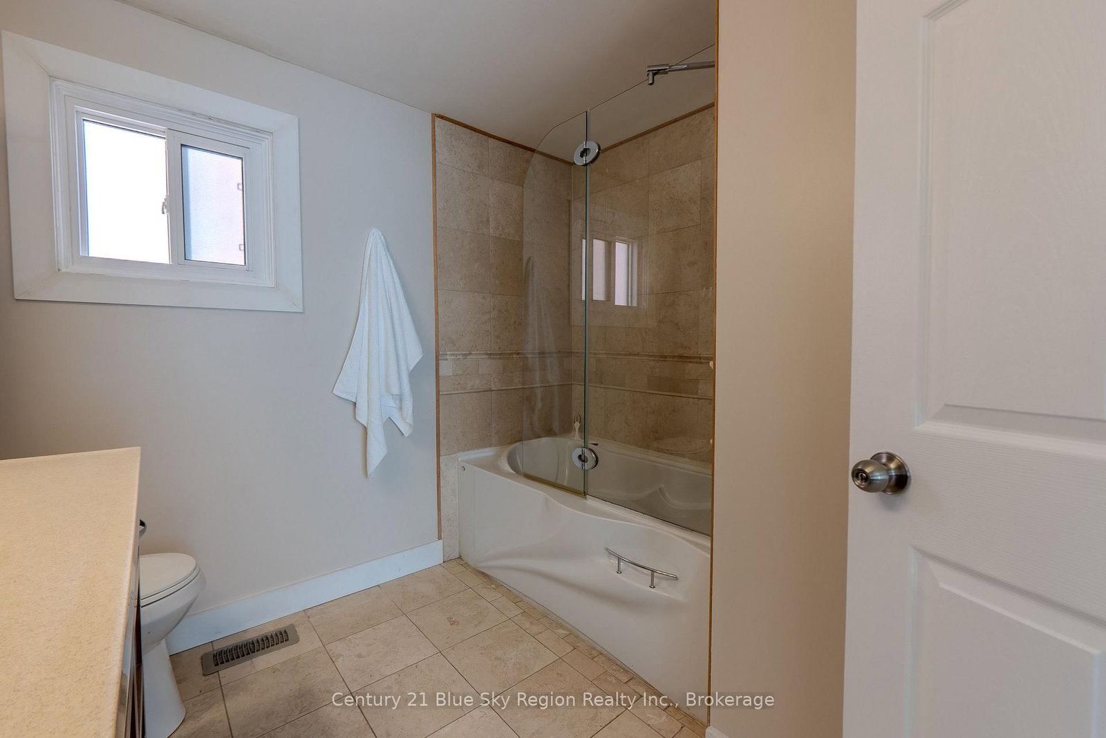 452 King Street W • North Bay, ON photo 20