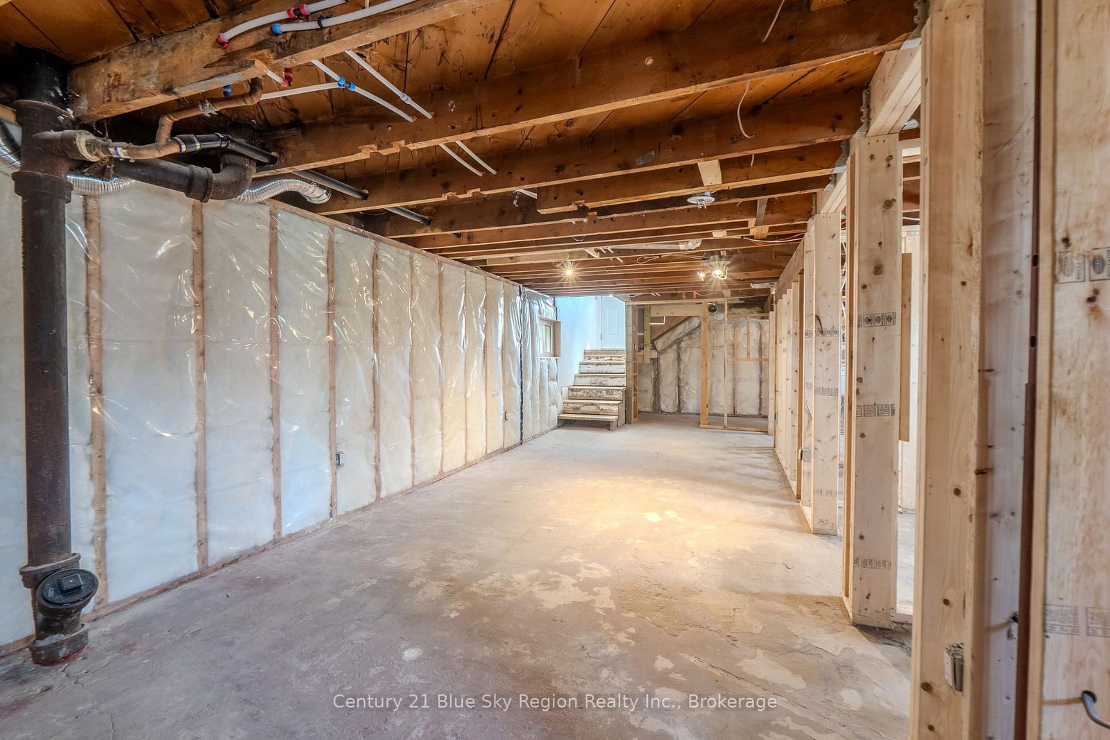 452 King Street W • North Bay, ON photo 30