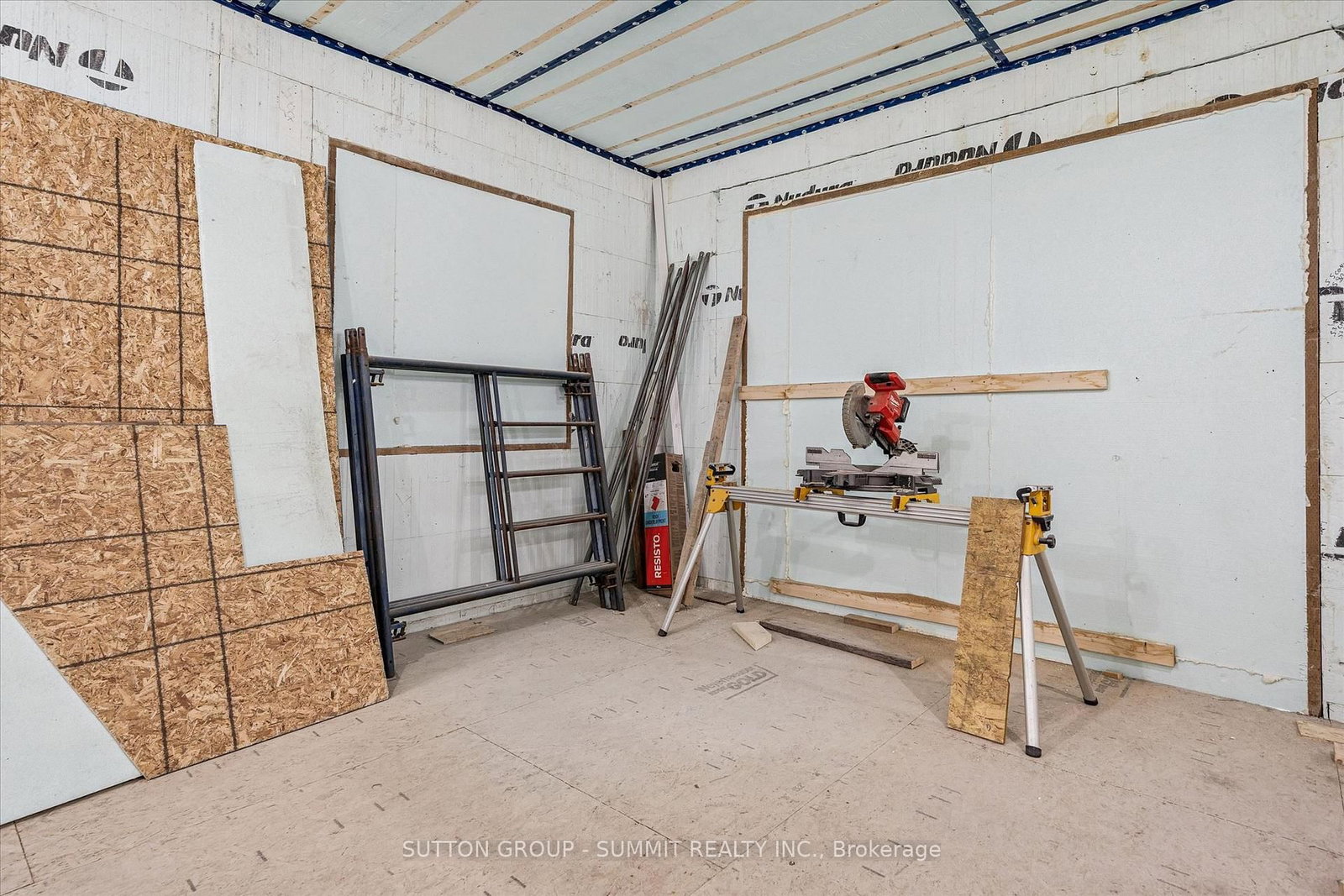 227 HOOD Road • Huntsville, ON photo 17