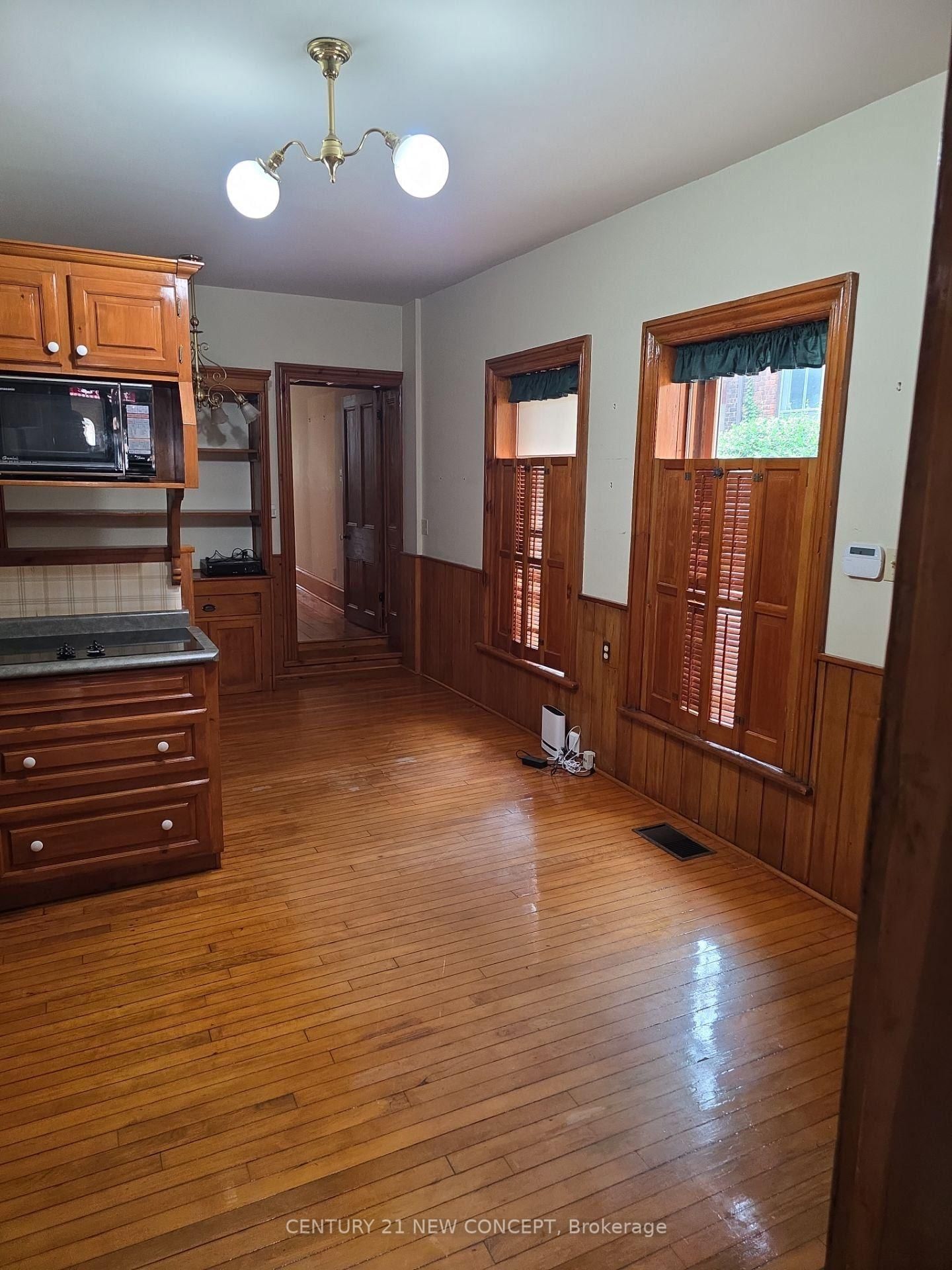 123 Jackson Street W • Hamilton, ON photo 13