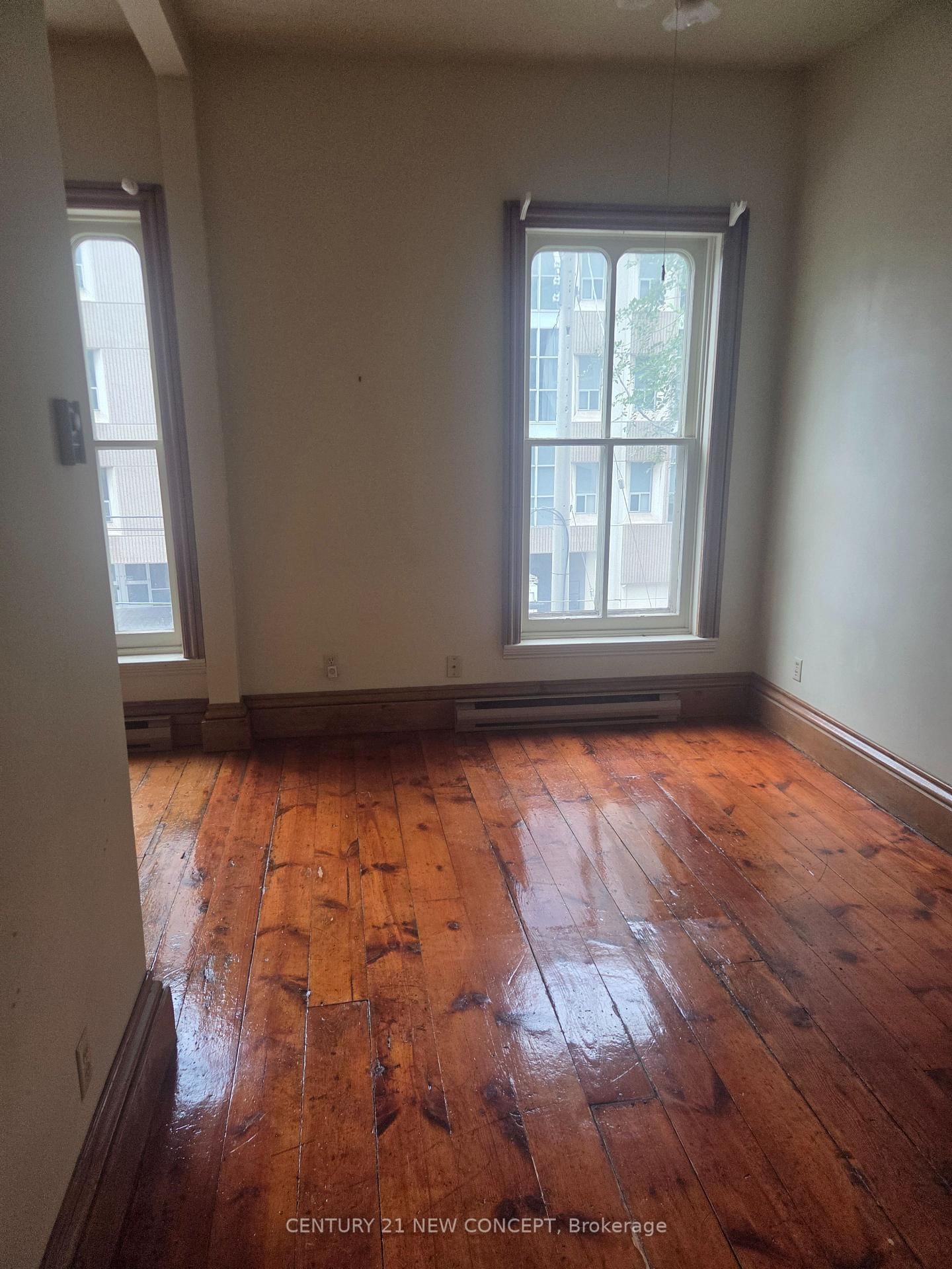 123 Jackson Street W • Hamilton, ON photo 14