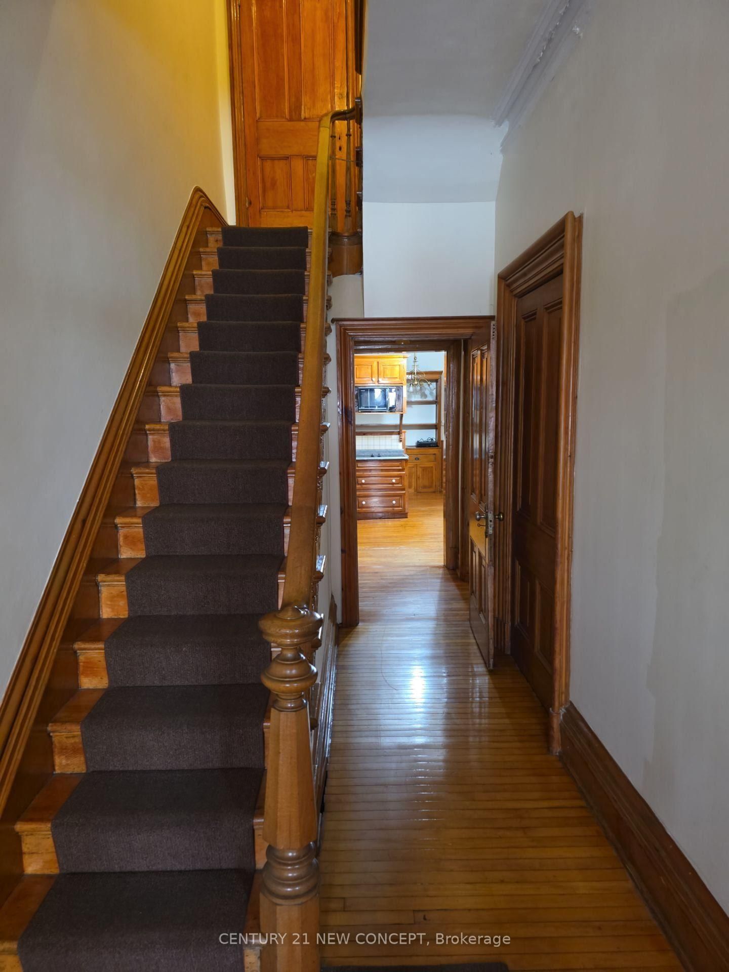 123 Jackson Street W • Hamilton, ON photo 8