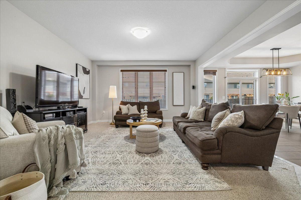 92 Garinger Crescent • Hamilton, ON photo 6