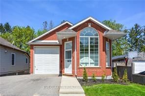 26 Simcoe Street
