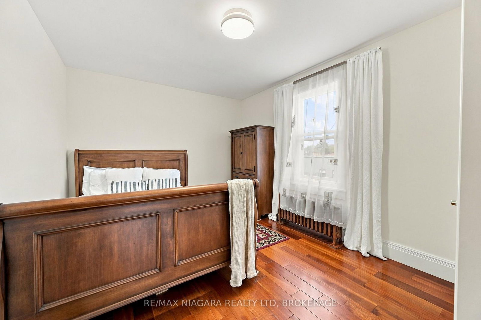 8 Trafalgar Street • St. Catharines, ON photo 31