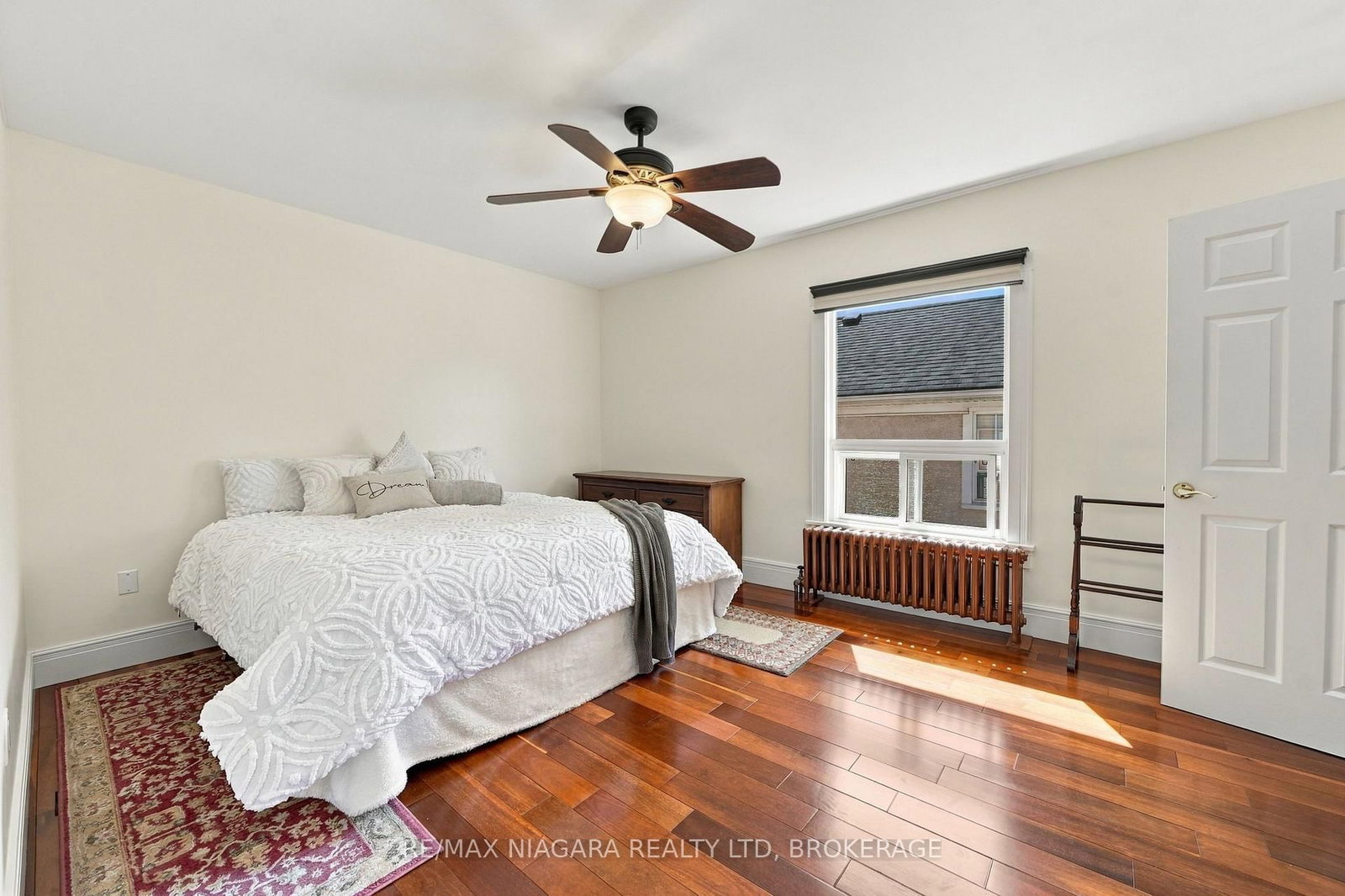 8 Trafalgar Street • St. Catharines, ON photo 34