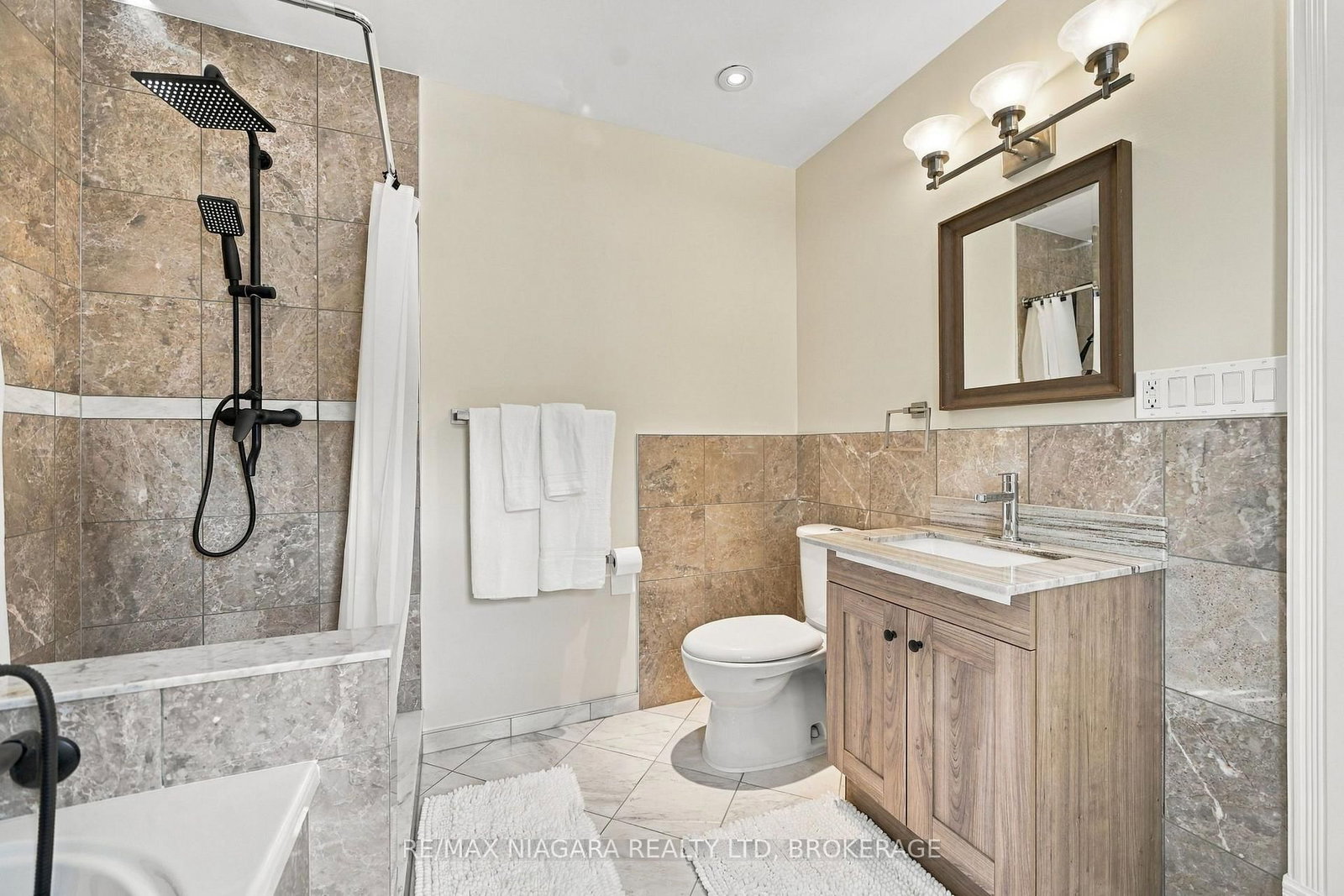 8 Trafalgar Street • St. Catharines, ON photo 37