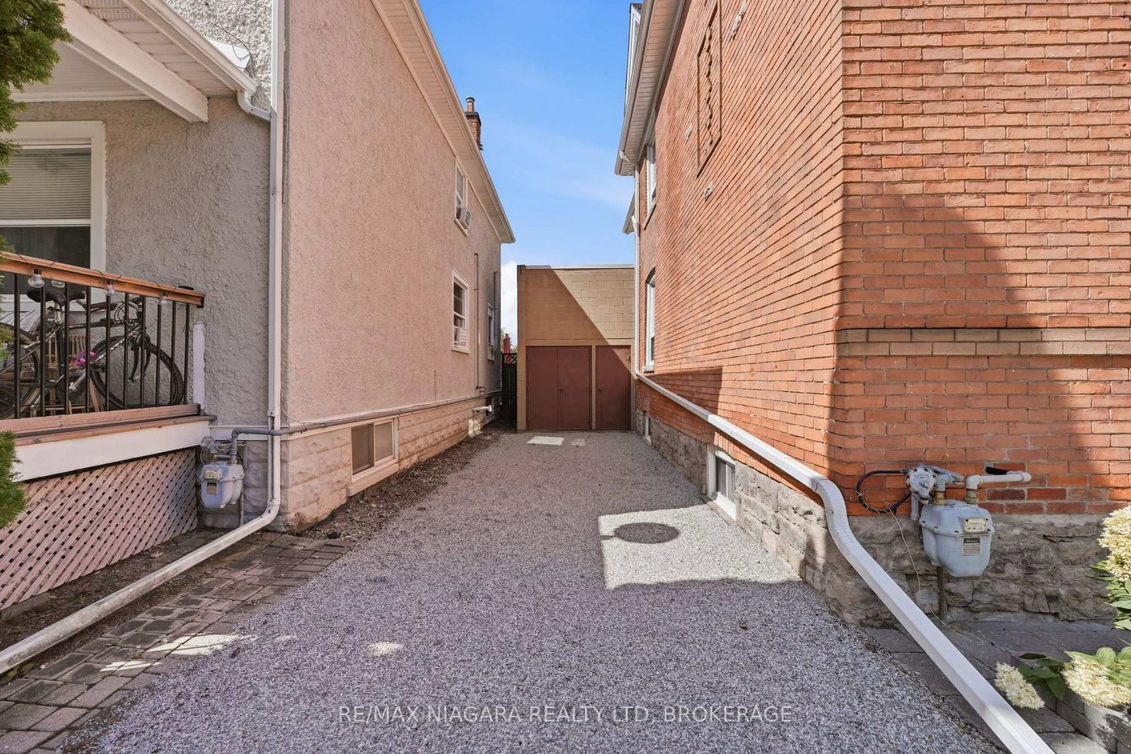 8 Trafalgar Street • St. Catharines, ON photo 4