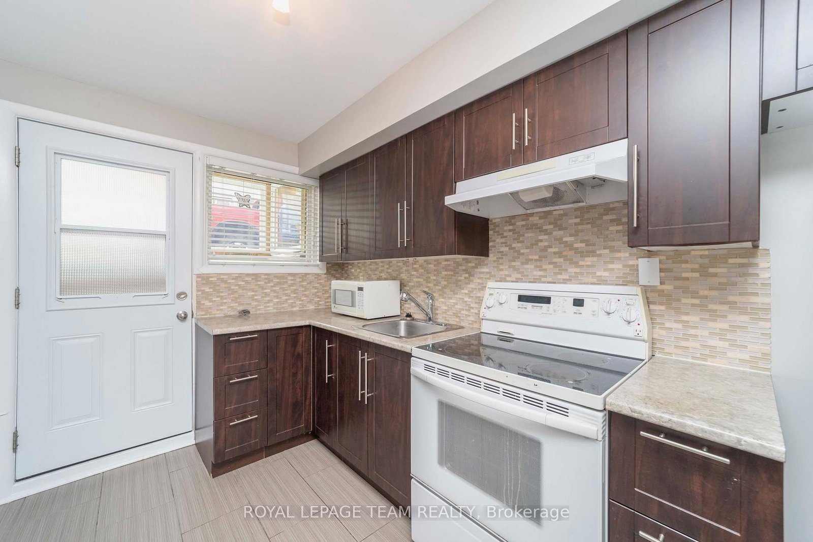 676 Borthwick Avenue • Ottawa, ON photo 20