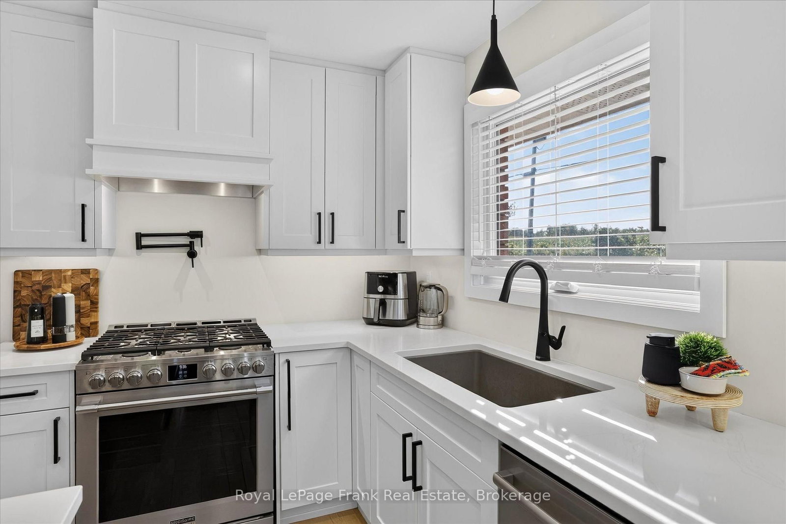 170 Kerry Line • Selwyn, ON photo 17
