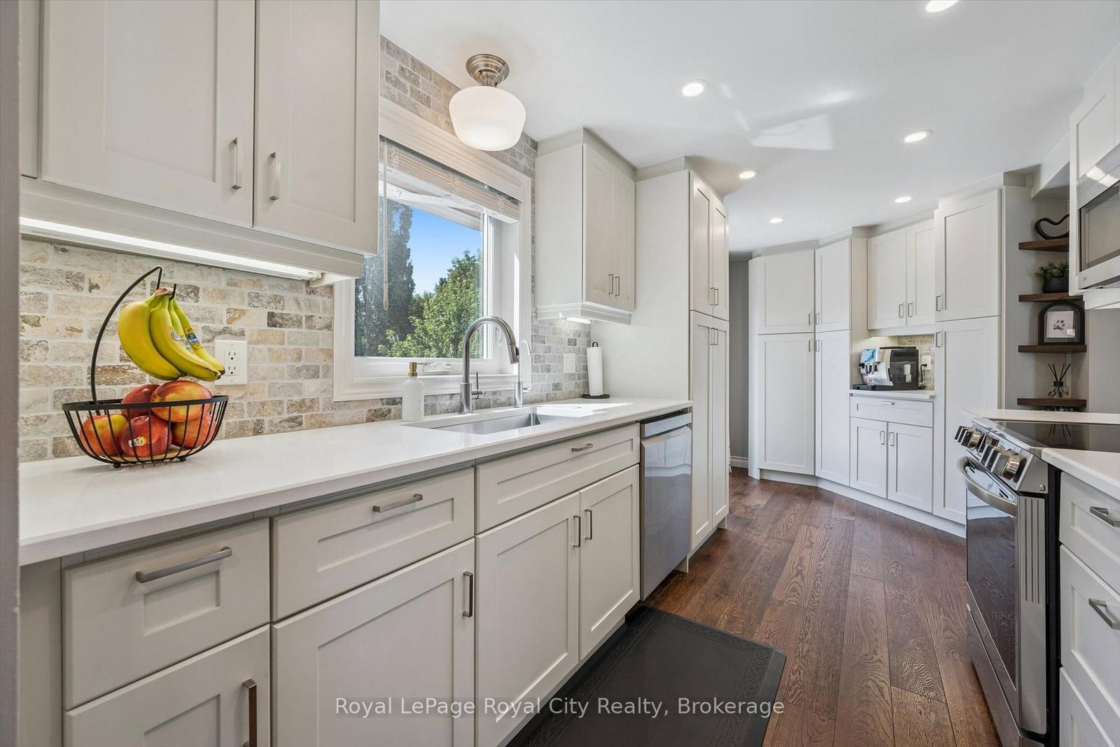 22 Pacific Place • Guelph, ON photo 12