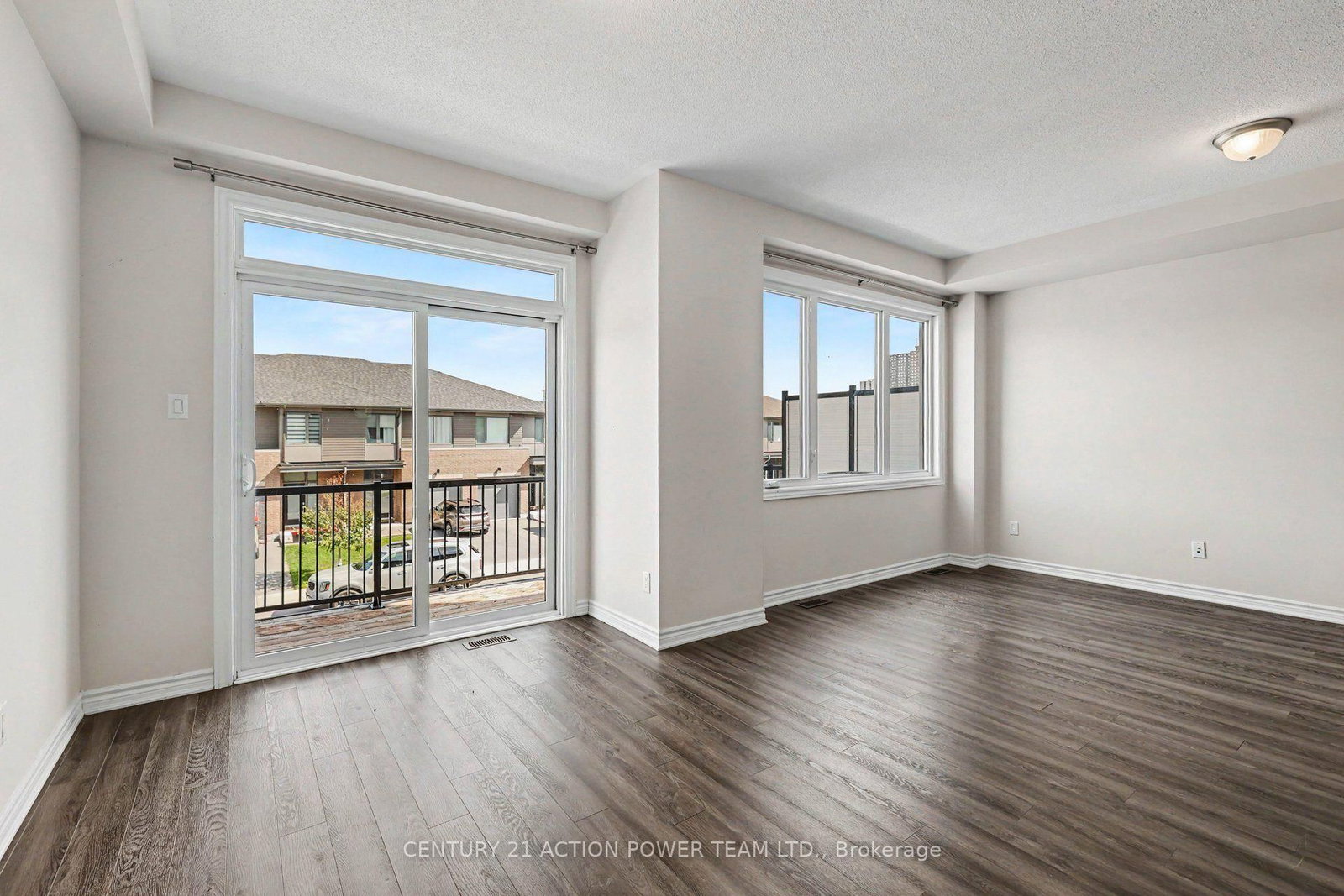 315 Squadron Cres, Ottawa, view 4