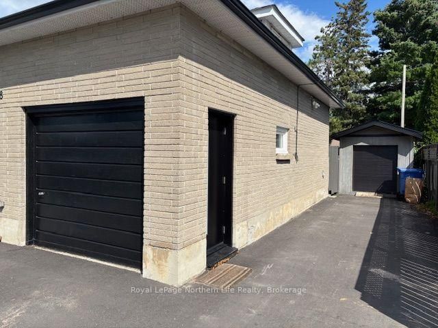 808 Queen Street