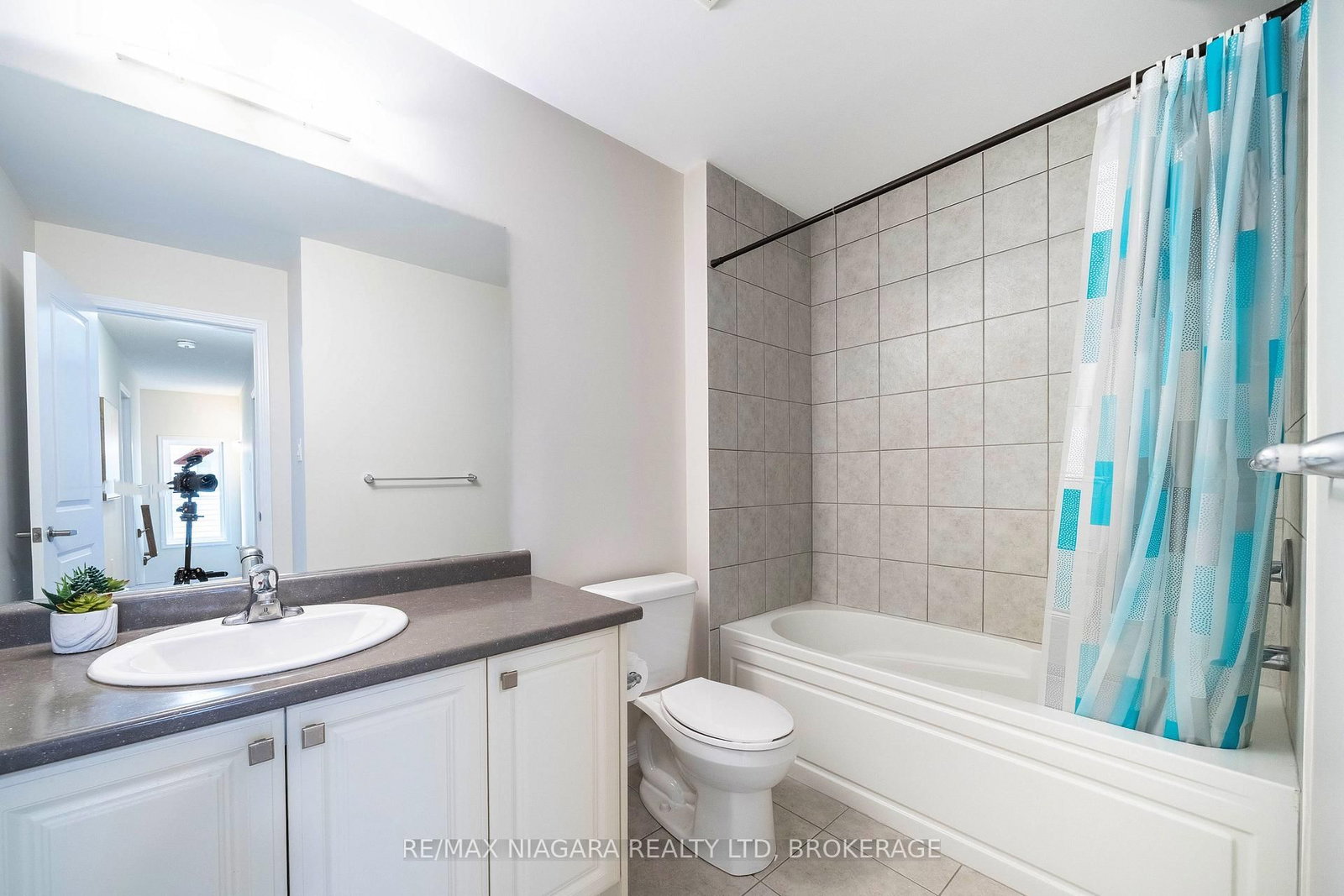 8707 Chickory Trail • Niagara Falls, ON photo 34