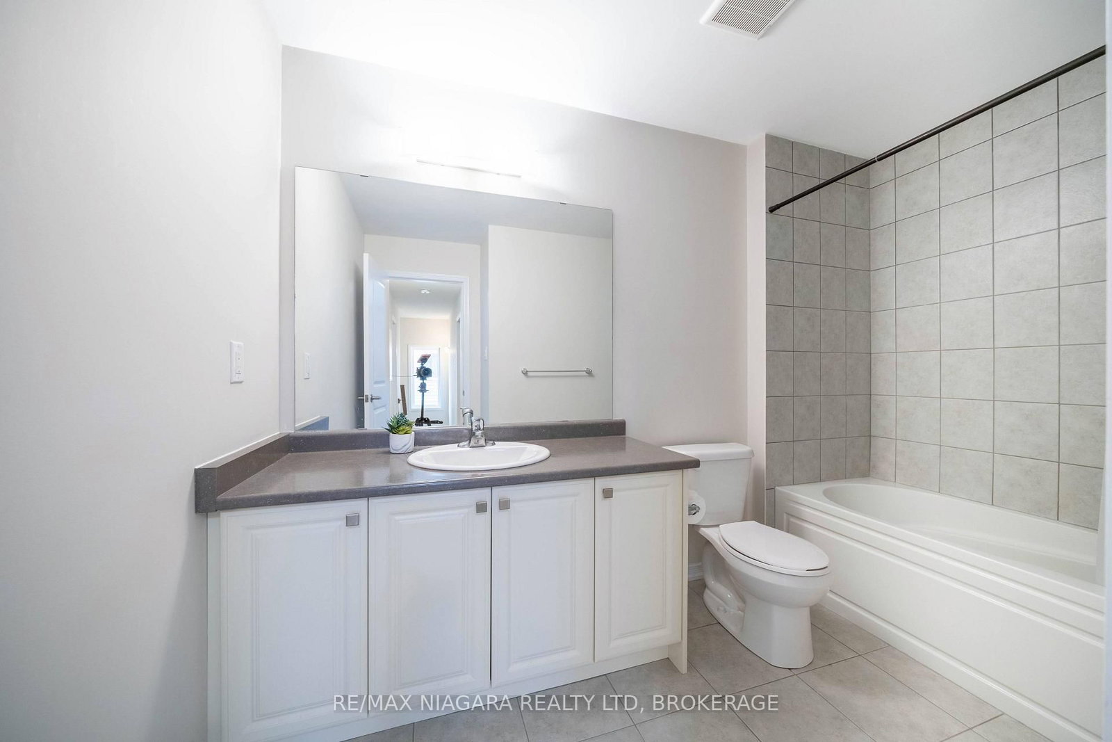 8707 Chickory Trail • Niagara Falls, ON photo 35
