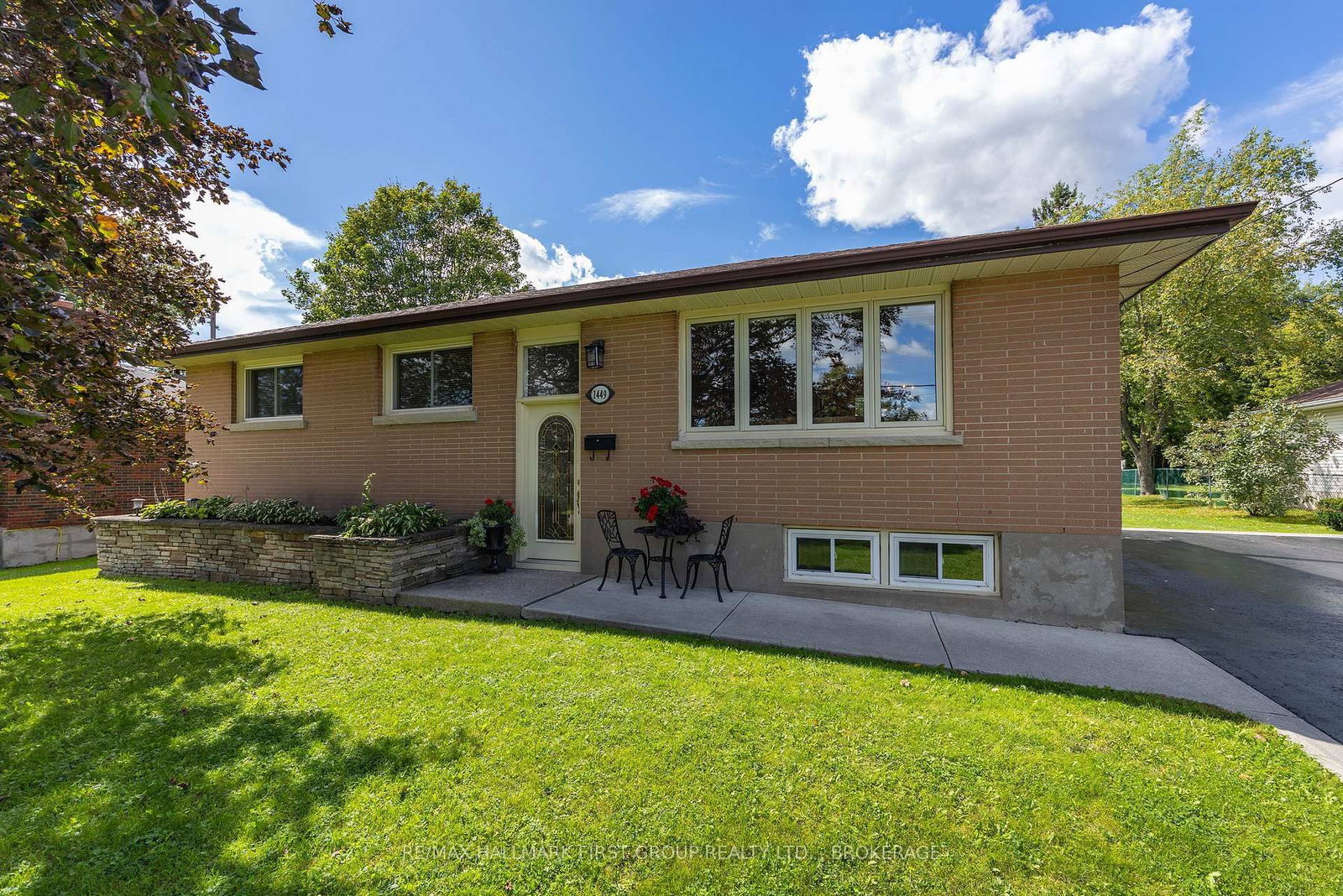 1449 Avondale Crescent • Kingston, ON photo 1