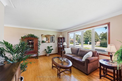 1449 Avondale Crescent • Kingston, ON photo 6