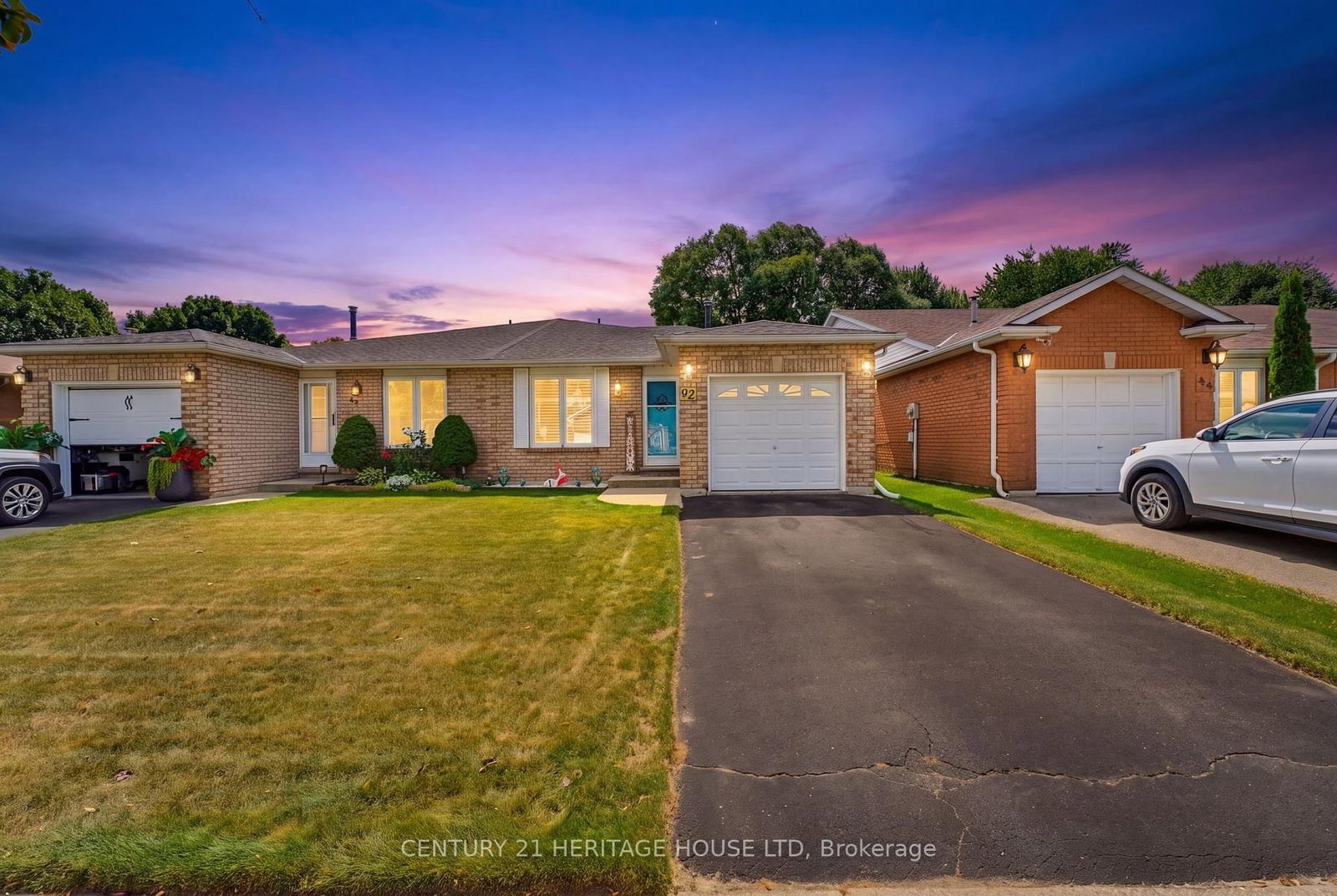 42 Buchanan Crescent • Brantford, ON photo 1