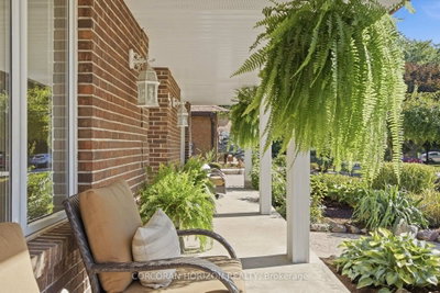 527 Anndale Court • Waterloo, ON photo 5