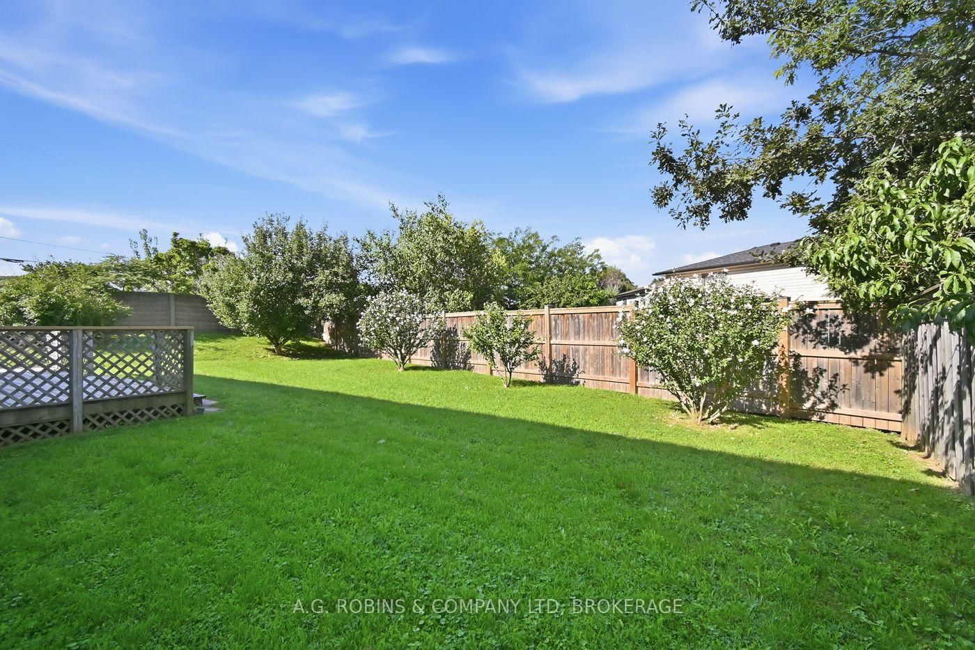 381 Kerman Avenue • Grimsby, ON photo 50