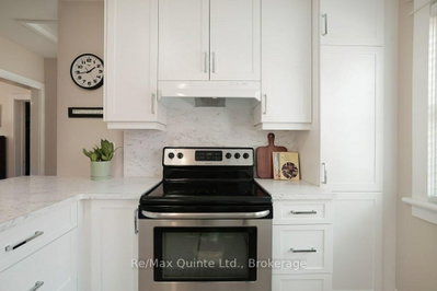 29 Joseph Street • Kawartha Lakes, ON photo 8