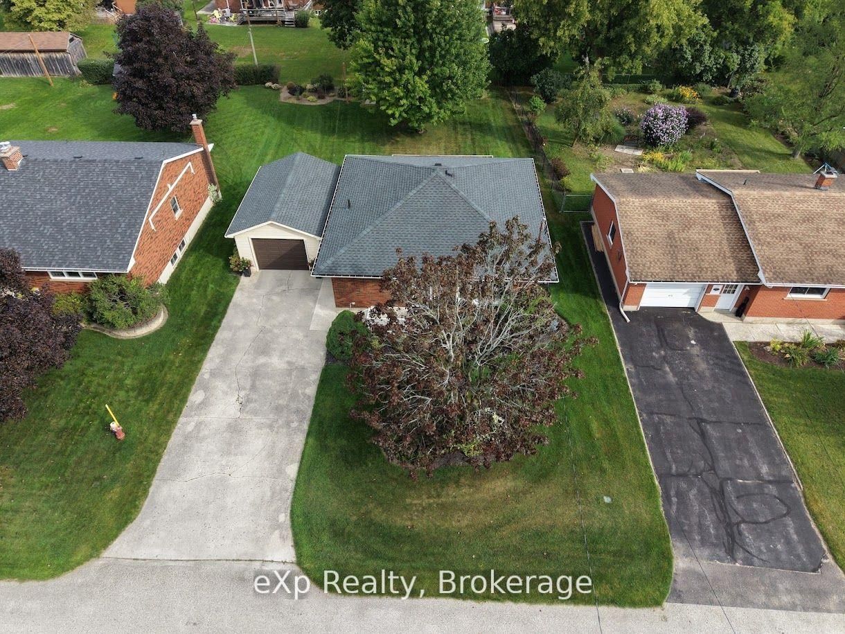 110 Brown's Lane • Brockton, ON photo 13