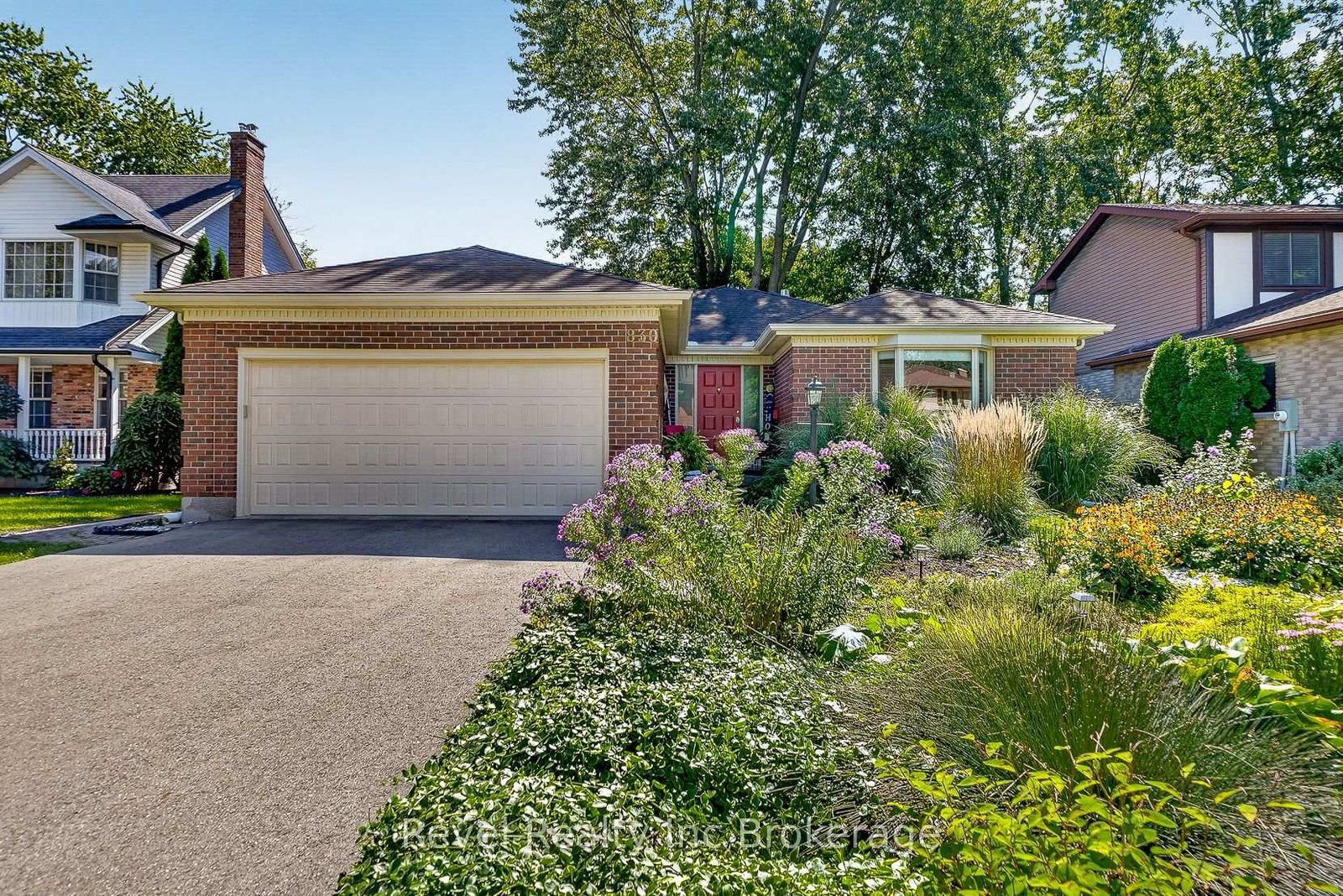 Detached House for sale at 830 Berkshire Drive, Woodstock, Ontario, N4S 8R5 - North - MLS: X13780092