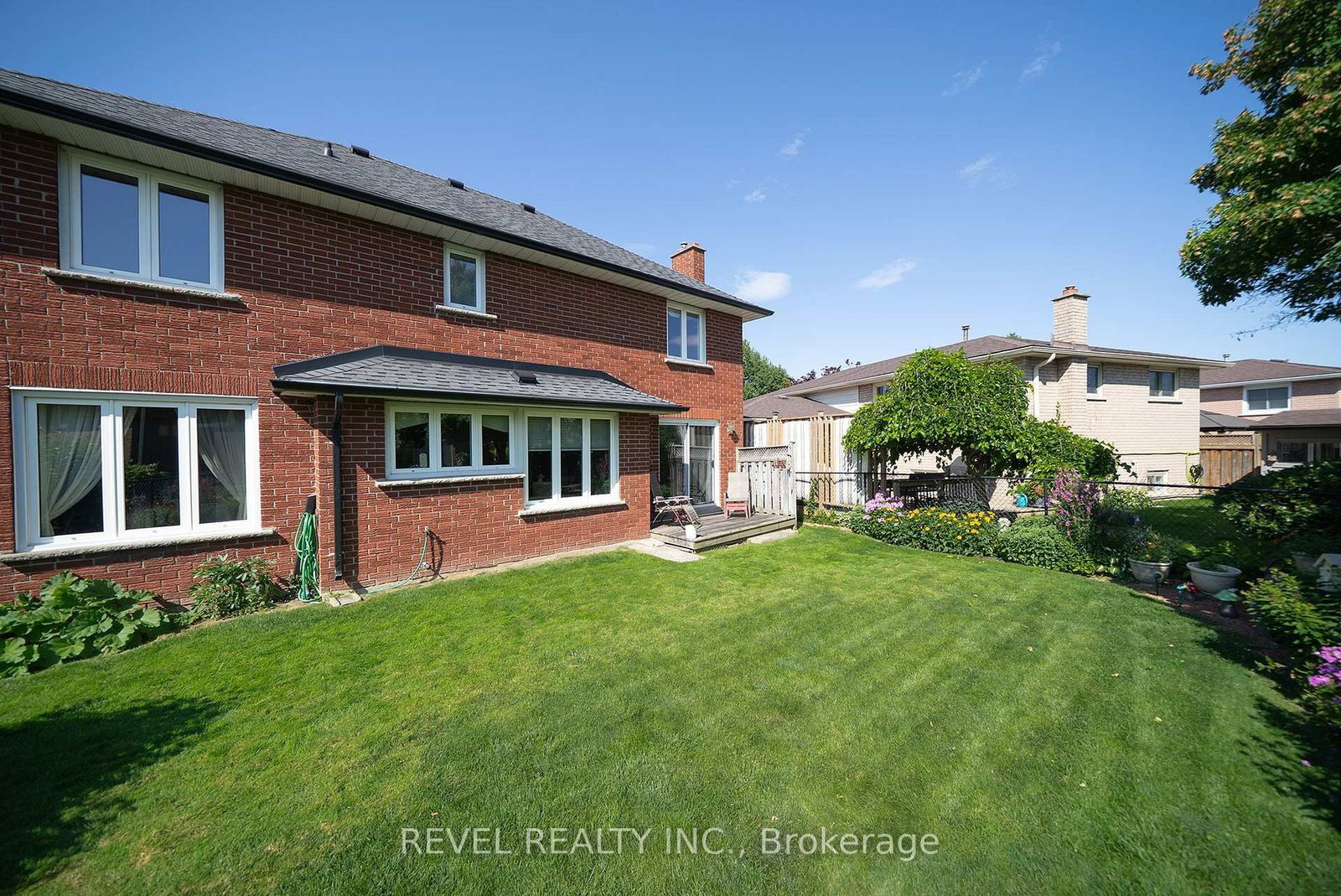 54 Dante Crescent • Brantford, ON photo 35