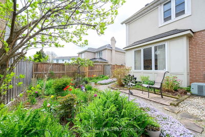 1 CAPTAIN TENBROCK Terrace • St. Catharines, ON photo 5