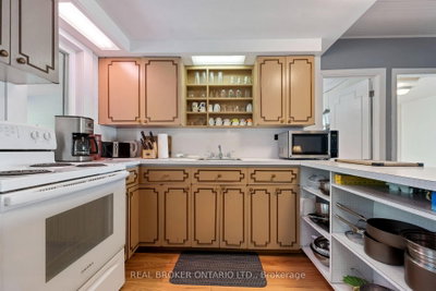 37 Woodstock Avenue • Norfolk, ON photo 4