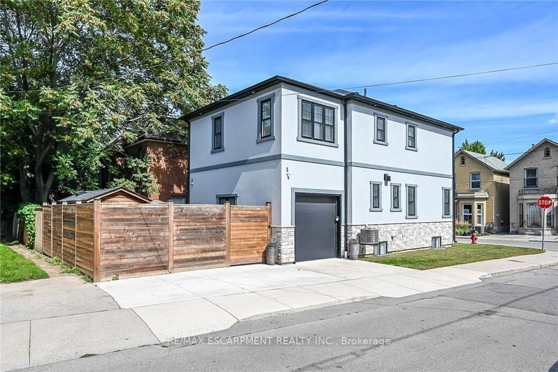 109 Ray Street