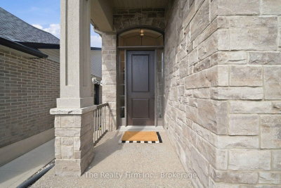 247 Dieppe Drive • Woodstock, ON photo 4