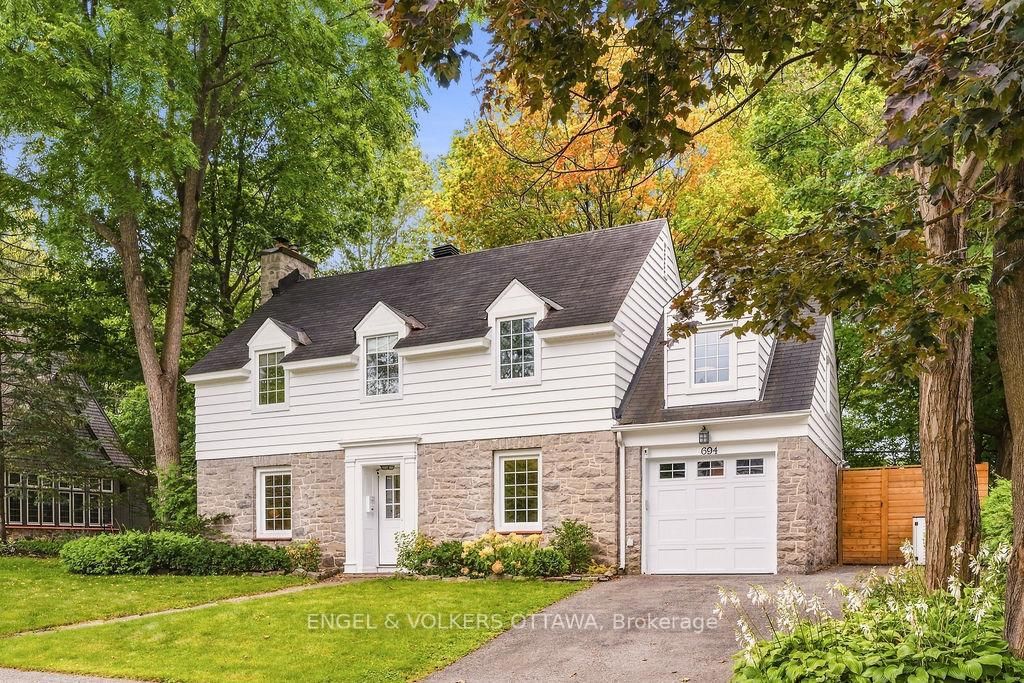 694 ISLAND PARK Drive