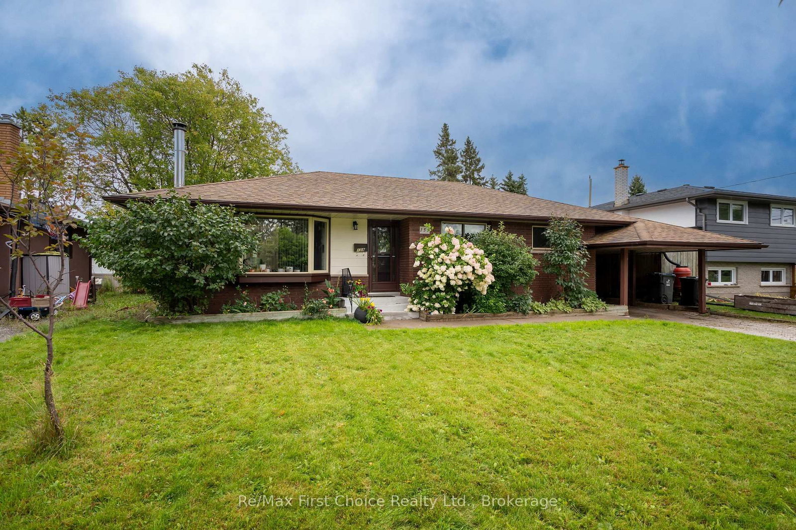 159 Hogarth Street • Thunder Bay, ON photo 1