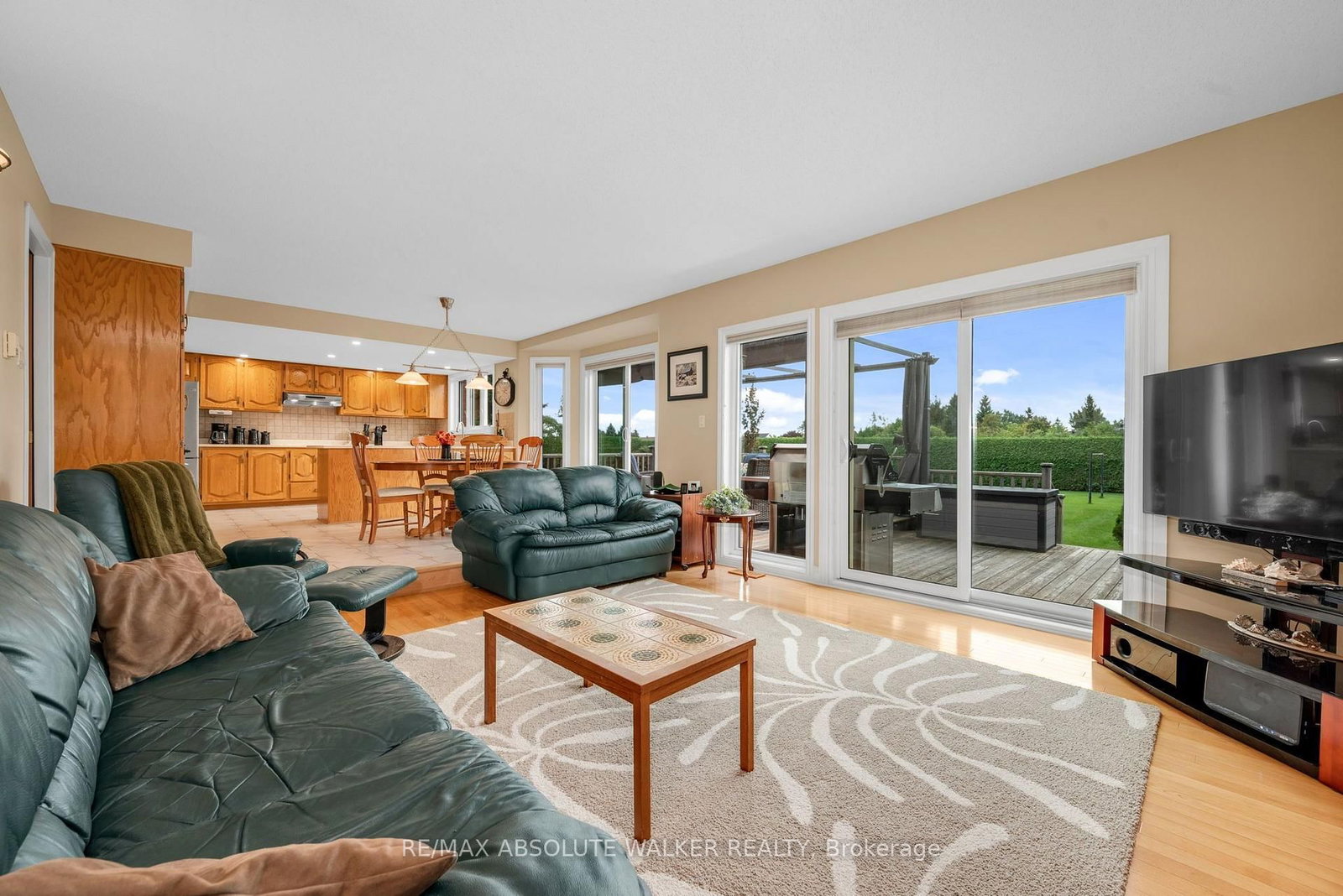 7040 Shadow Ridge Drive • Ottawa, ON photo 16