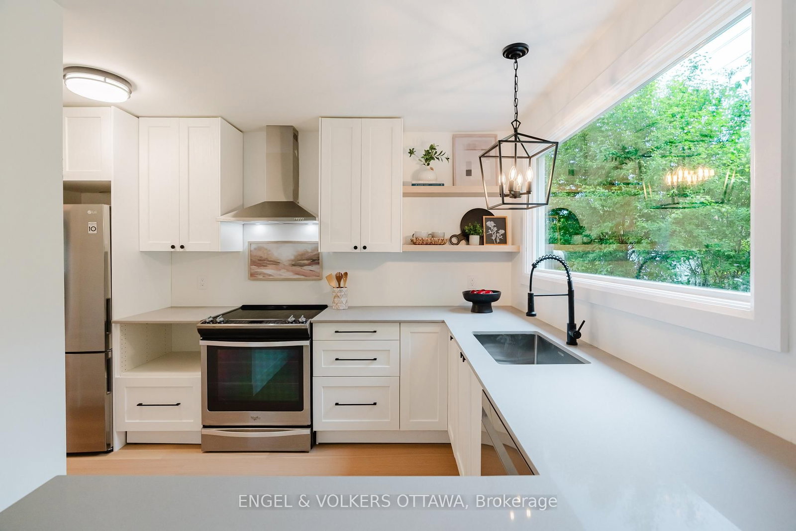 825 De Salaberry Street • Ottawa, ON photo 19