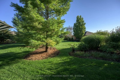 2518 Marlene Stewart Place • London South, ON photo 5