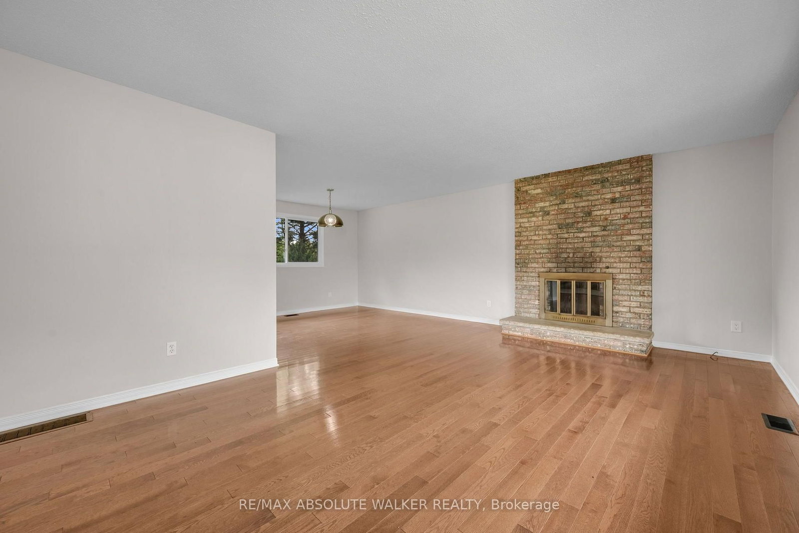 1447 Stagecoach Road • Greely, ON photo 5