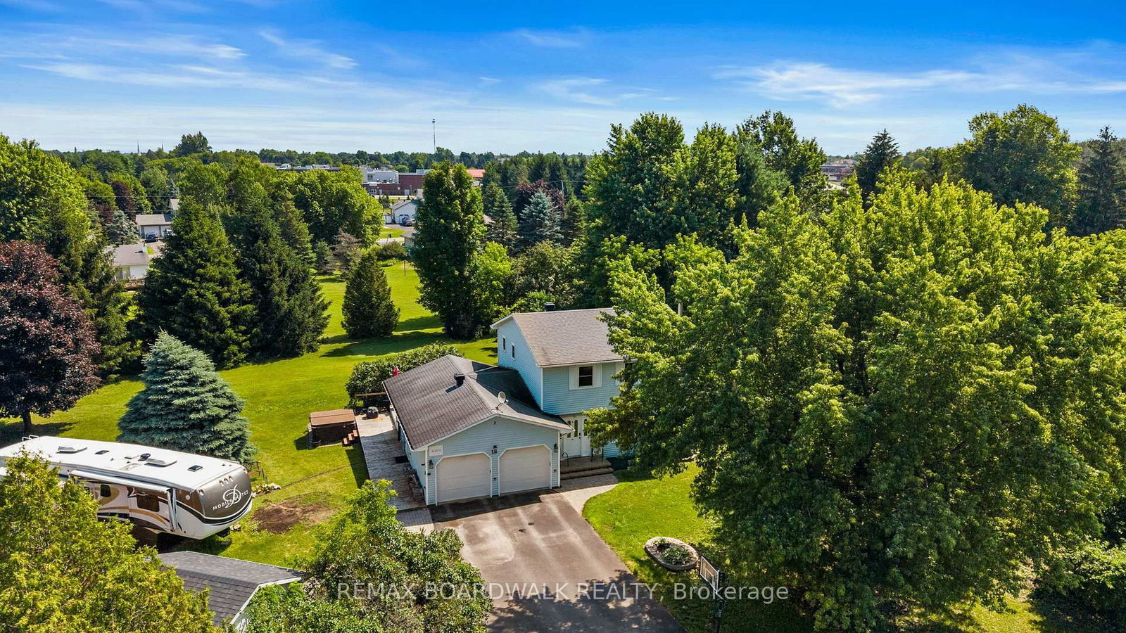 18 Berg Crescent • North Grenville, ON photo 3