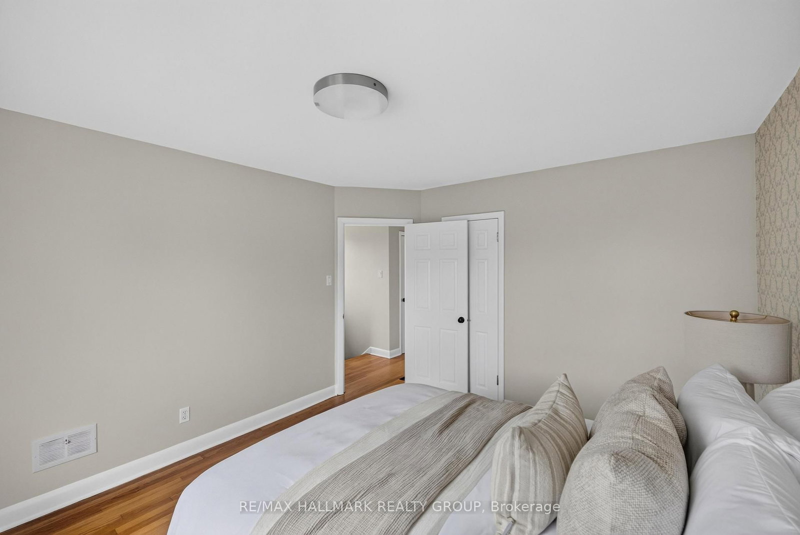 1213 Emperor Avenue • Ottawa, ON photo 14
