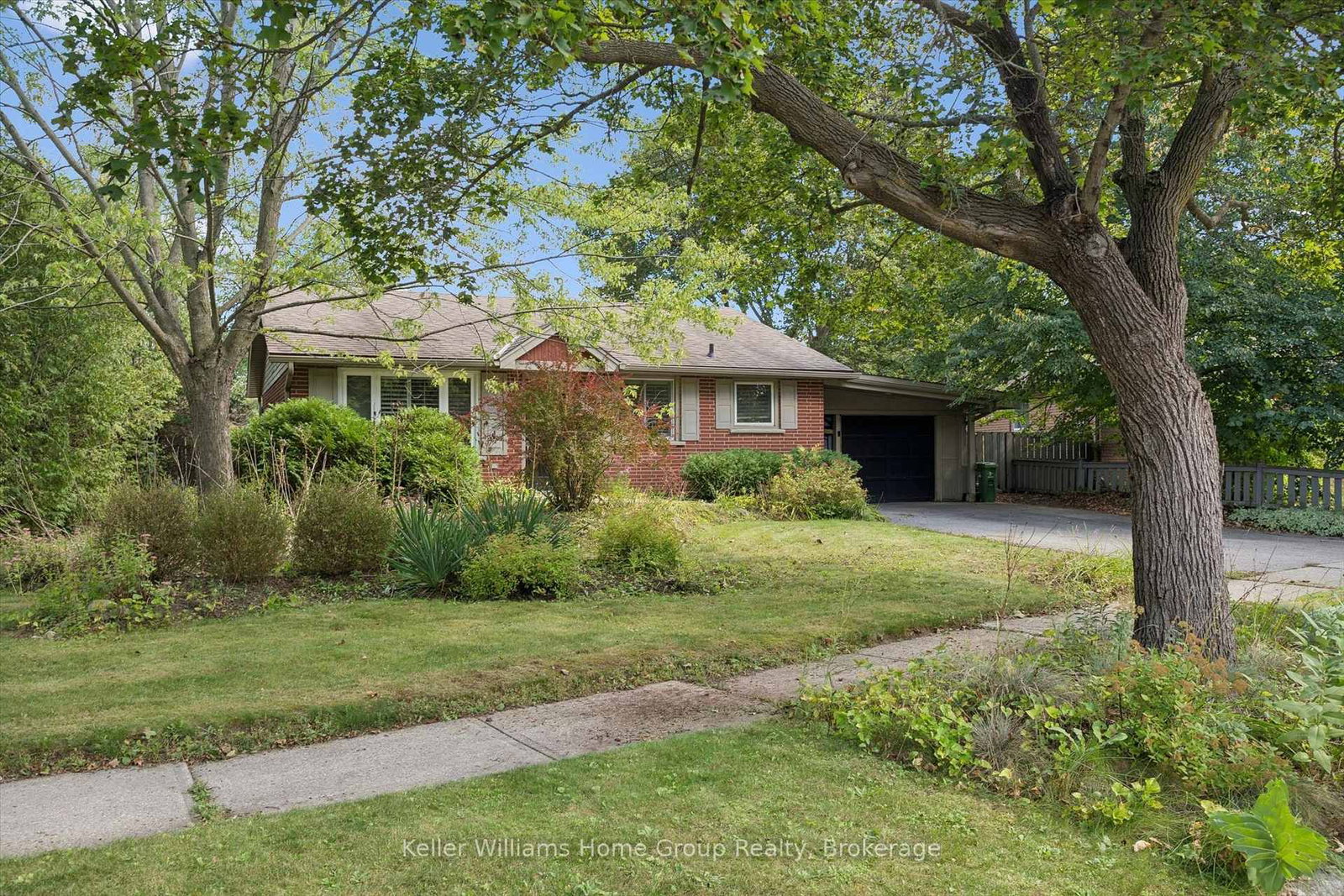 10 PICADILLY Place • Guelph, ON photo 4