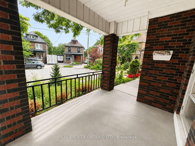 Upper - 272 Stinson Crescent