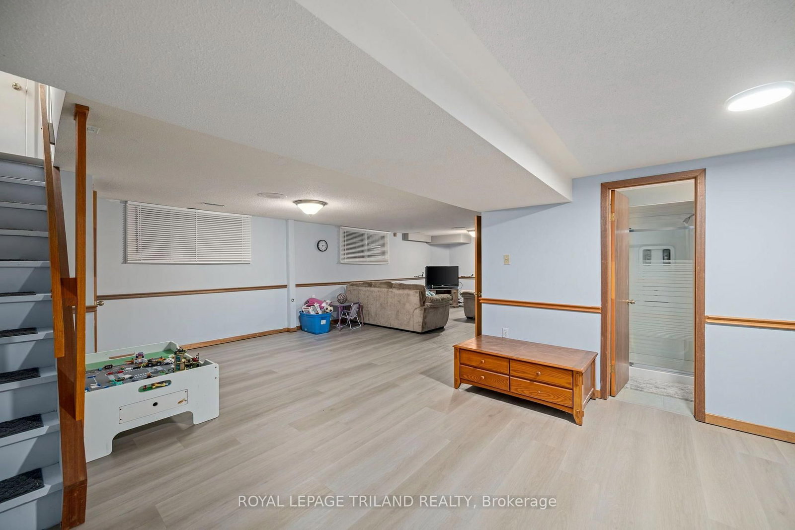 1611 Trossacks Avenue • London North, ON photo 22