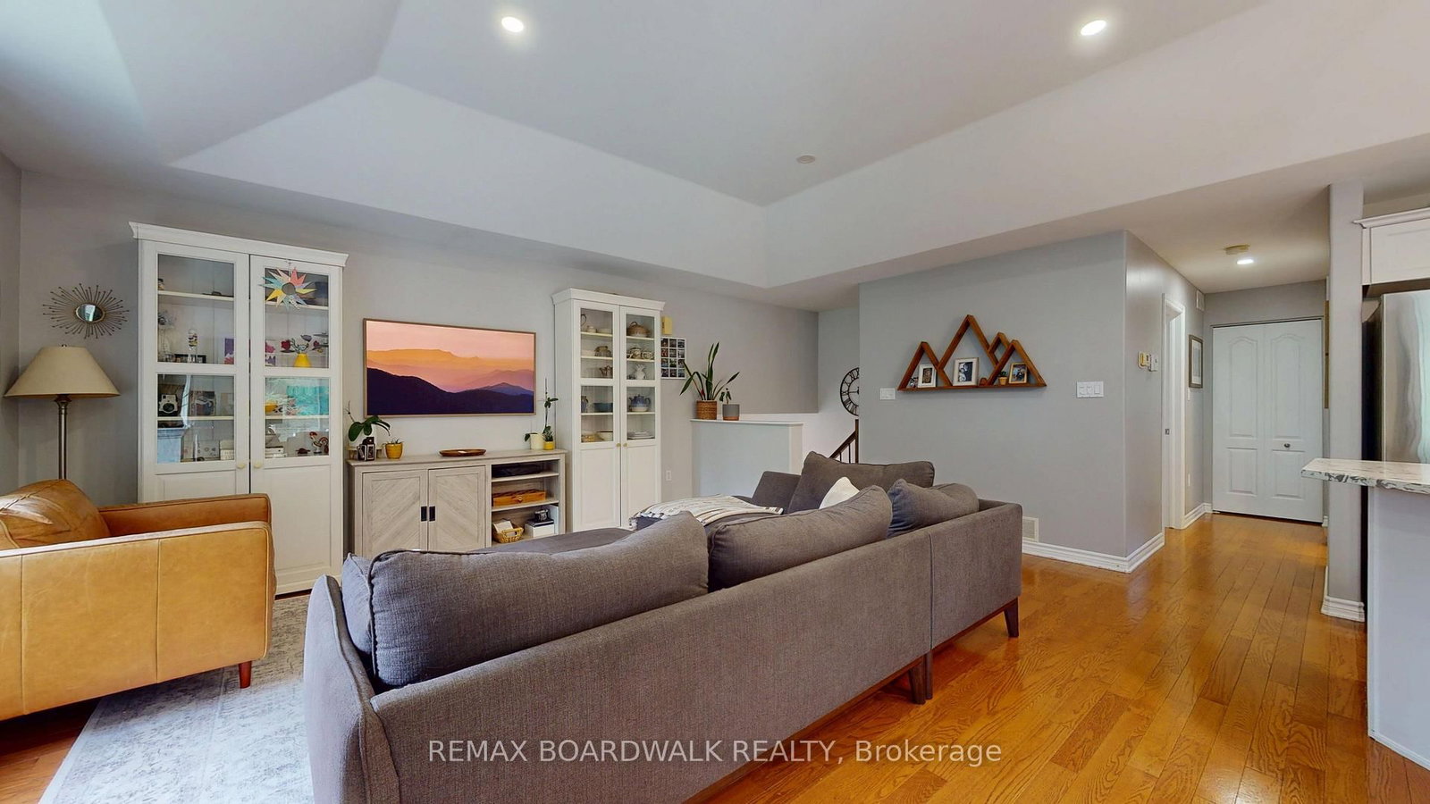 1276 Lori Elizabeth Street • North Dundas, ON photo 7