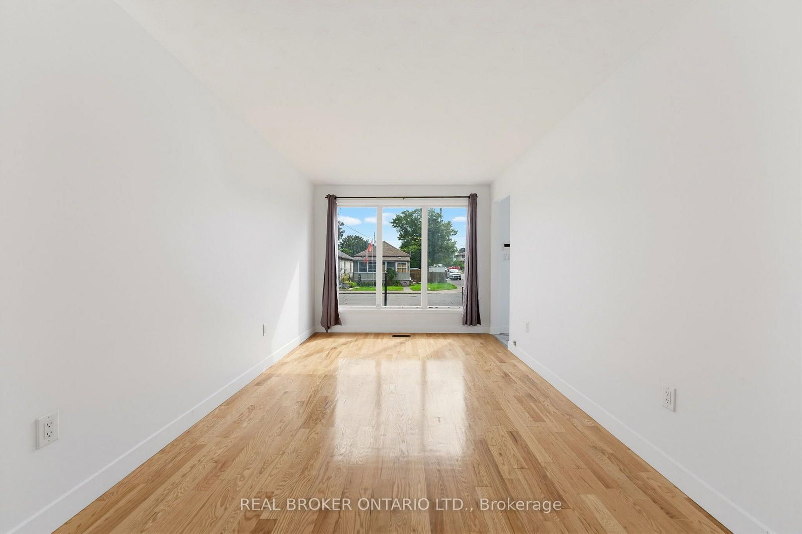 805 Tate Avenue • Hamilton, ON photo 6